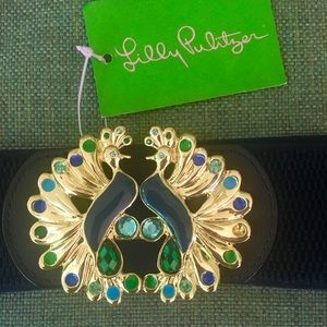 Lilly Pulitzer stretchy Navy waist belt.